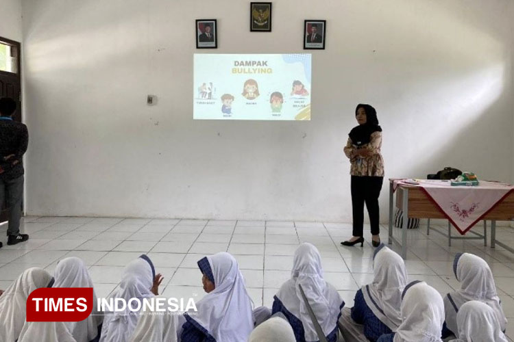 Mahasiswa KKN UNIPMA Gelar Sosialisasi Anti-Bullying di SDN Gandri 1, Ajak Siswa Cegah Perundungan lewat Poster Kreatif