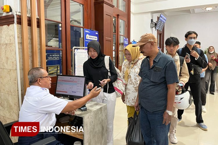 Suasana-Stasiun-jelang-Nataru-2026-a.jpg