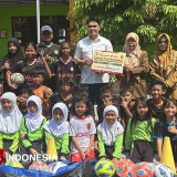 DPRD Jatim Serahkan Bantuan Sarpras Futsal