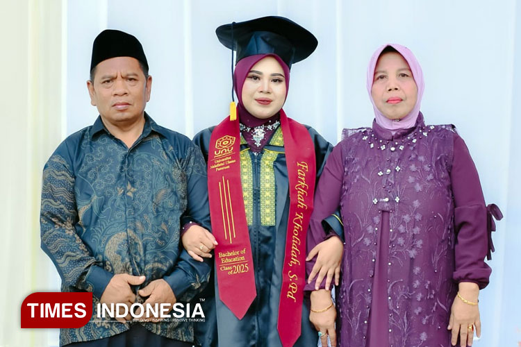 HP Hadiah dari Ayah Stroke Jadi Nyala Kecil yang Antar Farkhah Jadi Wisudawan Terbaik
