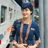Kisah Pramugari Oktavia Dwi Untari Wujudkan Mimpi Ibunda, Pilar Tunggal Sejak Papa Tiada