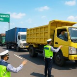 Mulai 19 Desember 2025, Truk Barang Dilarang Lewat di Ruas Jalan Banyuwangi – Jember