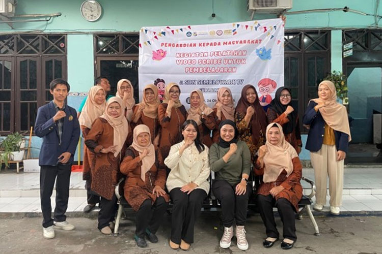 Prodi S1 Sistem Informasi UNESA Latih Guru SD Kuasai VideoScribe