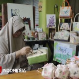 Amelcraft Malang: Art Therapy in Decoupage