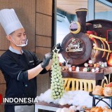 Kereta Cokelat 60 Kg Hiasi Natal di Grand Mercure Malang Mirama