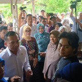 Menteri Kependudukan Tinjau Keluarga Risiko Stunting dan Resmikan SIDAYA di Lamongan