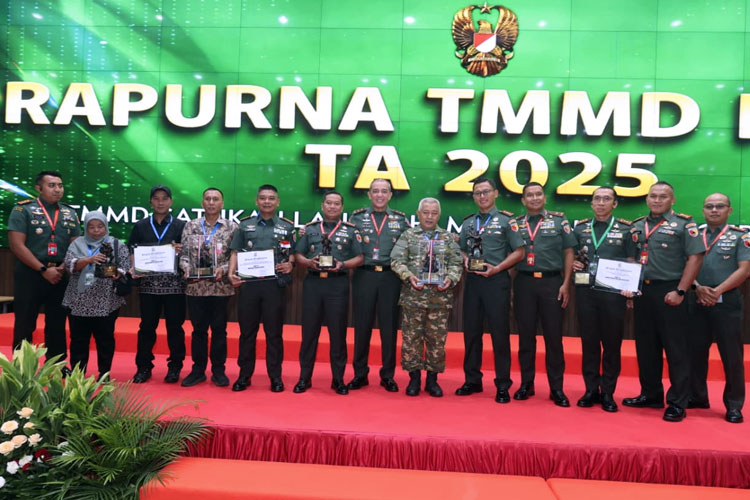 Kodim 0818 Borong Empat Penghargaan Nasional TMMD 126, Danrem 083 Baladhika Jaya: Wujud Nyata Prajurit Bersama Rakyat