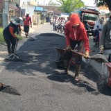Pemkab Sidoarjo Mulai Perbaiki Jalan Berlubang Akibat Banjir