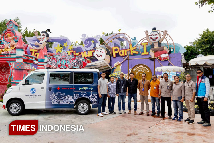 Jawa Timur Park Group Terima 1 Unit Ambulans dari Jasa Raharja Putera