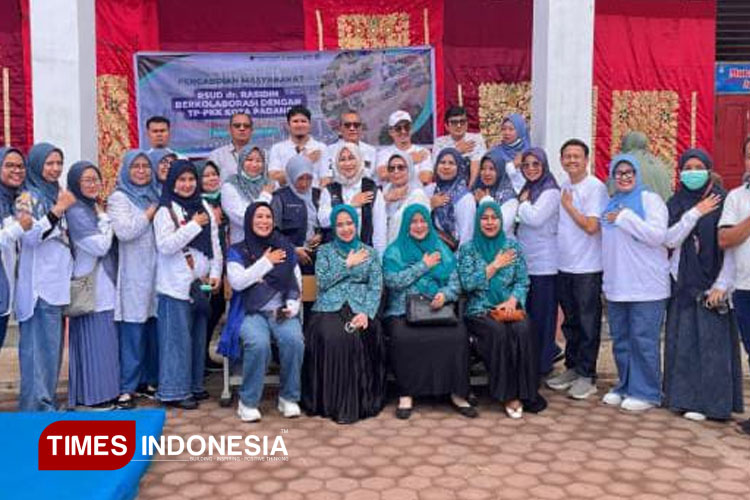 RSUD Dr Rasidin Kolaborasi TP-PKK Kota Padang: Aksi Cepat dan Menyentuh Hati untuk Korban Banjir