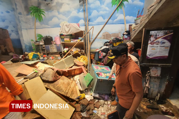 Wali Kota Malang Tinjau Rumah Warga Terdampak dan Ungkap Penyebab Banjir Parah