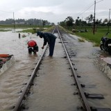 Air Sawah Meluap, KA Siliwangi Sempat Tertahan di Jalur Cianjur-Sukabumi