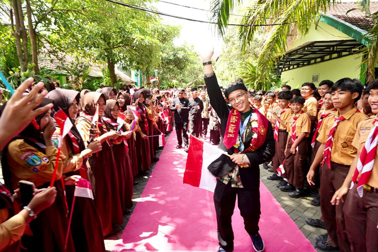 Prestasi Gemilang! Putra Banyuwangi Raih Juara Olimpiade Sains Dunia