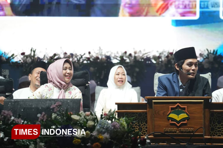 Dzikir Akbar Bersama Gus Iqdam, Ribuan Jamaah Doakan Keselamatan Bangsa Indonesia dari Bencana