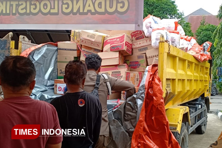 Truk BPBD Sumbar Tiba di Solok, Logistik Bantuan Langsung Digeber ke Lokasi Bencana