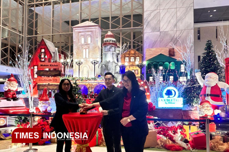 DoubleTree by Hilton Surabaya Hadirkan Santa Village dan Gatsby Secret Invitation
