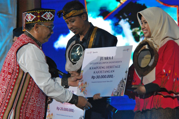 Kampoeng Heritage Kajoetangan Sabet Juara 1 Pokdarwis Nasional di Wonderful Indonesia Award 2025