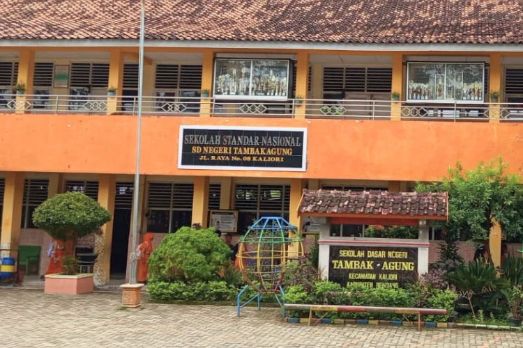 Dalih 'Uang Jajan Pekerja', Pungutan Rp1,2 Juta Per Kelas di Rembang Diprotes Wali Murid