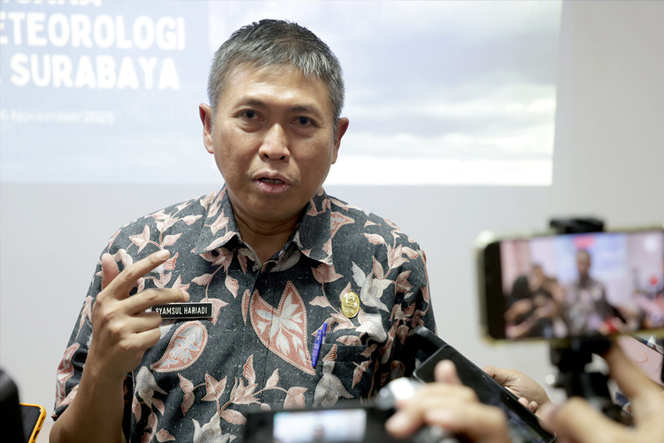 Pemkot Surabaya Tunda Bangun Tanggul Laut, Fokus Optimalisasi Infrastruktur Pengendali Banjir Rob