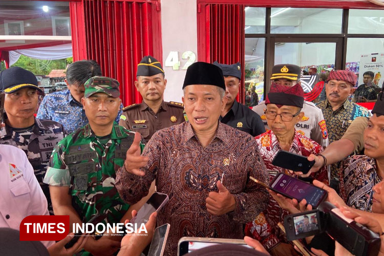 KKMP Tukang Kayu Banyuwangi Resmi Beroperasi, Menkop Minta Penguatan Produk Lokal