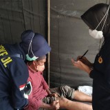 Nakes Polri Buka Layanan Kesehatan bagi Korban Banjir di Aceh Tamiang