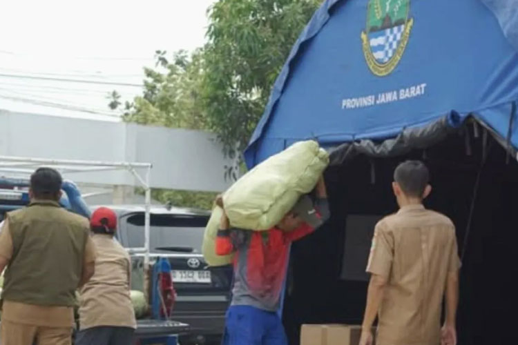 Banjir Landa 15 Desa di Karawang hingga Air Setinggi 1 Meter