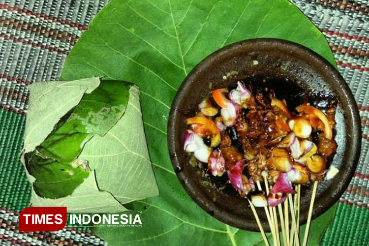 Sate-Laler-Daun-Jati-adalah-kuliner-khas-Rembang-b.jpg