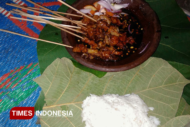 Sate Laler Daun Jati Khas Rembang, Potongan Daging Kambing Super Empuk dan Harga Merakyat