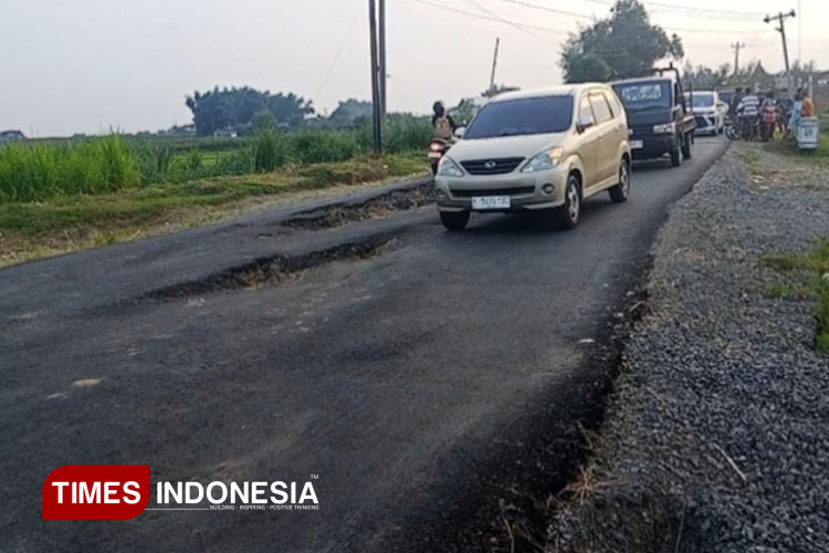 Baru Selesai Diperbaiki, Jalan Penghubung Gunungsari-Kuwangsan Rembang Amblas