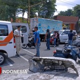 Truk Tabrak Mobil dan Sepeda Motor di Banyuwangi, Korban Dilarikan ke RS