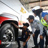 Jelang Libur Nataru, Dishub dan Polresta Banyuwangi Gencarkan Ramp Check di Sejumlah PO Bus
