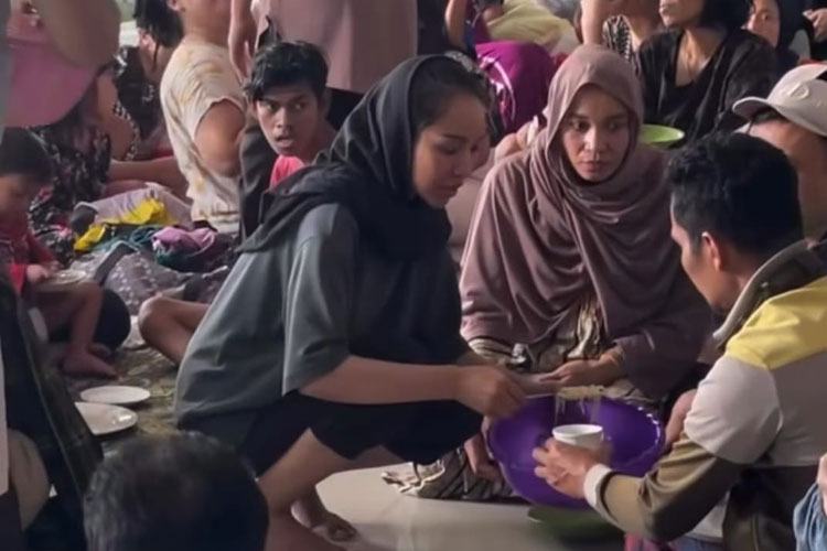 Jadi Korban Bencana Sumatra, Puteri Indonesia Aceh Tolak Dievakuasi Heli dan Pilih Bertahan Bantu Korban