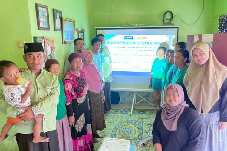 Dosen Unej Dampingi Pelaku Usaha Kerupuk Bondowoso Perbaiki Kualitas Produksi