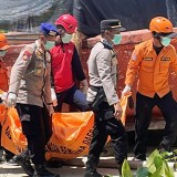 Warga Temukan Mayat Tanpa Identitas Mengapung di Perairan Pulau Mandangin Sampang, Ini Ciri-cirinya