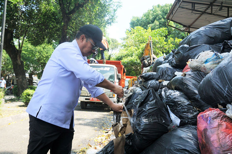 Jelang Nataru Sampah Menumpuk di Depo, Pemkot Yogyakarta Kerahkan 40 Truk