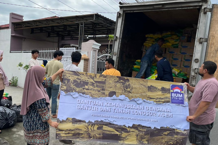 Forum BUM PTNBH Salurkan Bantuan ke Tiga Titik Bencana di Sumatera
