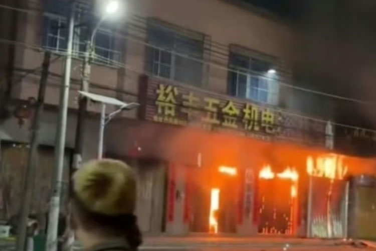 Gedung Empat Lantai di China Selatan Terbakar, 12 Orang Tewas