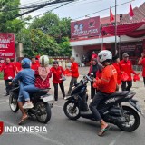 Dapur Umum Gotong Royong PDIP Surabaya Sentuh Pekerja Jalanan