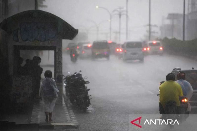 Cuaca Kamis Hari ini, BMKG: Sebagian Wilayah Indonesia Diguyur Hujan