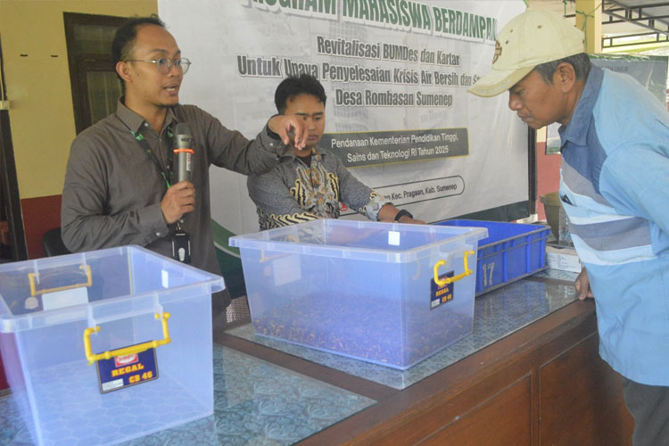 Unusa Dampingi Desa Rombasan Atasi Krisis Air Bersih dan Sampah