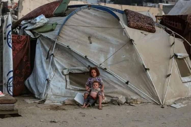 Hujan Deras Rendam Tenda Pengungsi Gaza, Ratusan Keluarga Terpapar Dingin dan Genangan Air