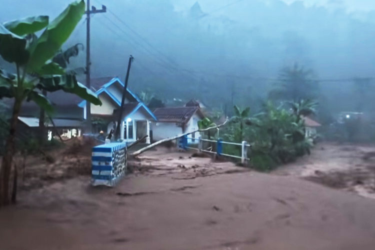 Banjir Bandang Terjang Tiris Probolinggo, Warga Tiga Dusun Sempat Terisolasi