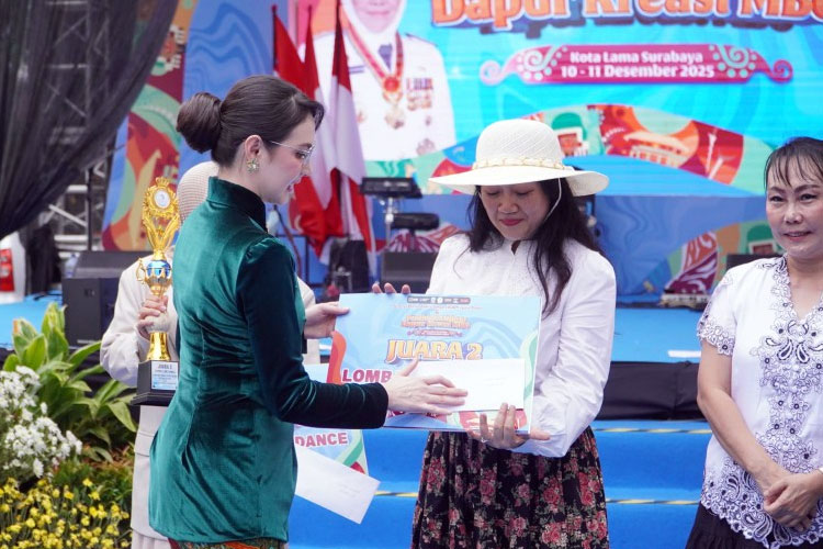 Sidang Pleno Akhir Tahun IWAPI Jatim, Arumi Bachsin Dorong Inovasi dan Kolaborasi