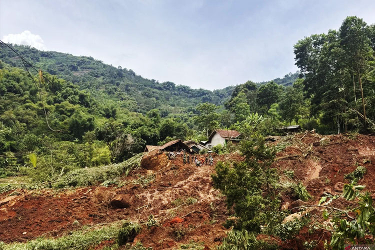 Setelah 7 Hari Tak Ditemukan, SAR Hentikan Operasi Resmi Pencarian Korban Longsor Wargaluyu Bandung