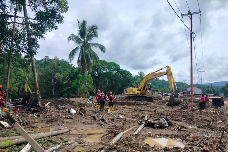 BNPB: Korban Bencana Sumatra Tembus 990 Jiwa, Pengungsi Mendekati 900 Ribu