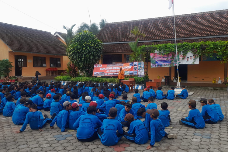 BPBD Banyuwangi Bekali Siswa Kuasai Teknik Penyelamatan dan Evakuasi Bencana