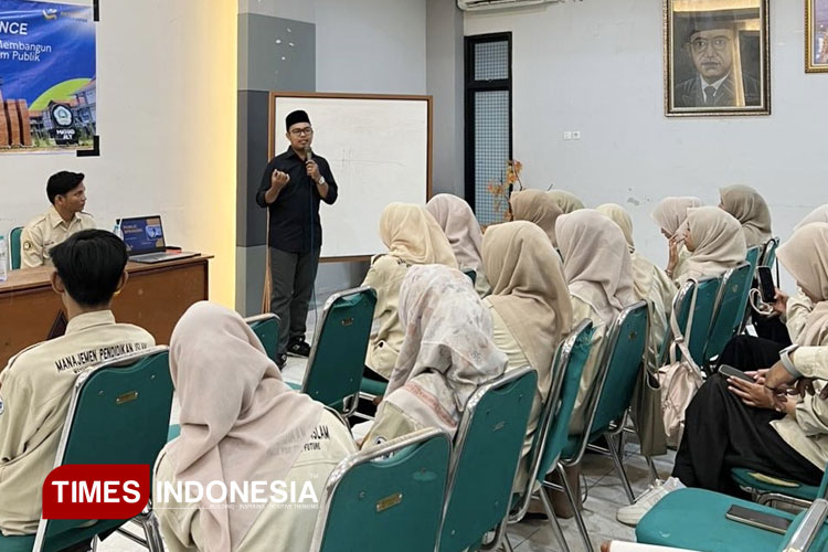 Bangun Kredibilitas di Forum Publik, Mahasiswa MPI Unhasy Tebuireng Dilatih Public Speaking