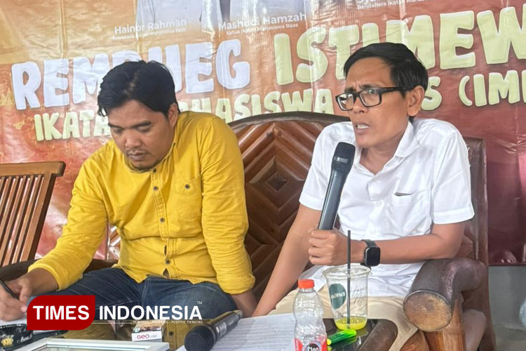 Lewat Talkshow 