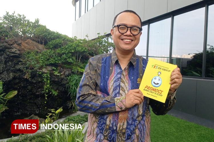 Buku Karya Anjari Umarjianto Mengulas Ide Kreatif 'Promosi' Layanan Rumah Sakit