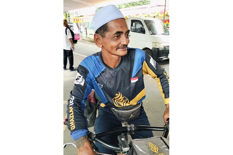 Kayuh Sepeda Selama Sebulan, Fahmi Tiba di Malang untuk Haul Akbar Imamain